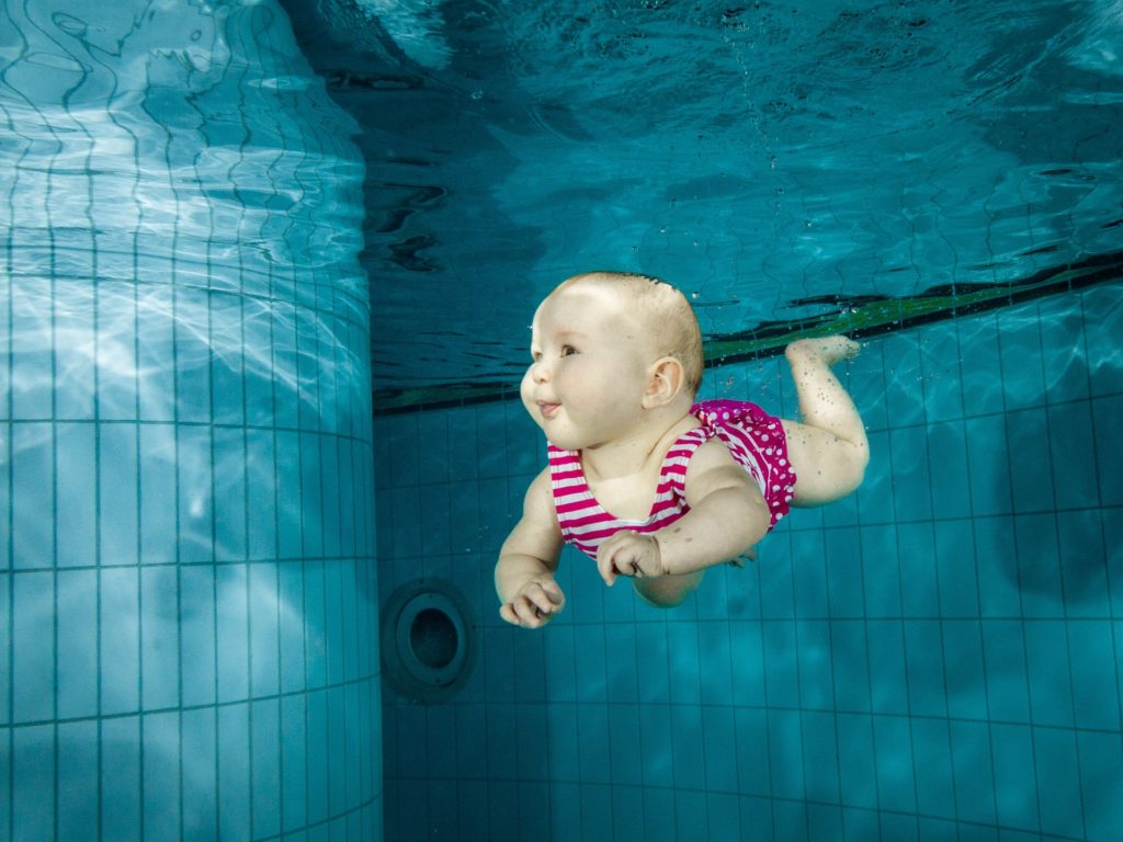 babies swim